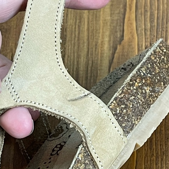 Massimo Caponi  tan leather sandals Womens size 9M - Picture 10 of 10